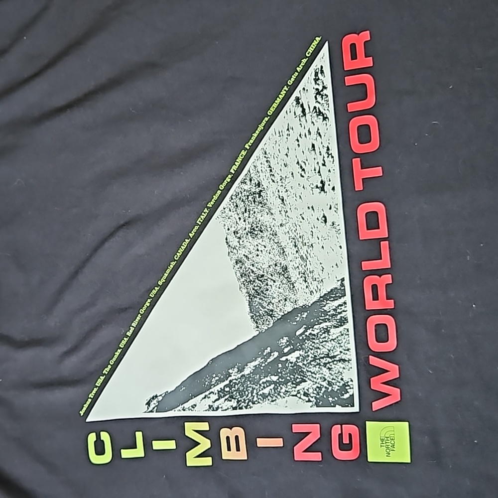 NWOT Northface Men's Graphic Tee